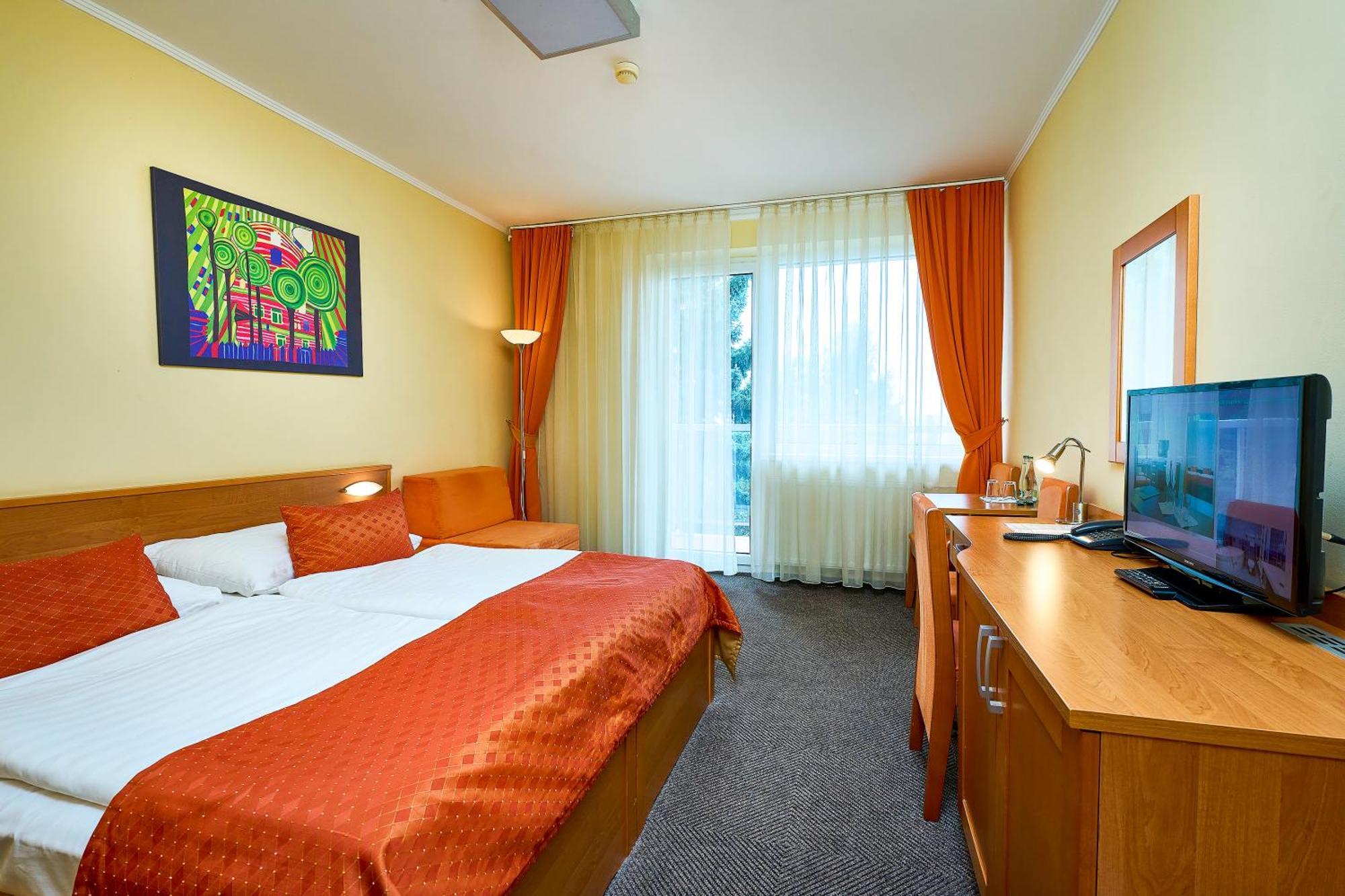 Hotel SOREA REGIA Pressburg Exterior foto